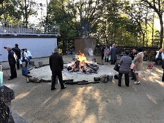 八剣神社2016/1/1　おたき火