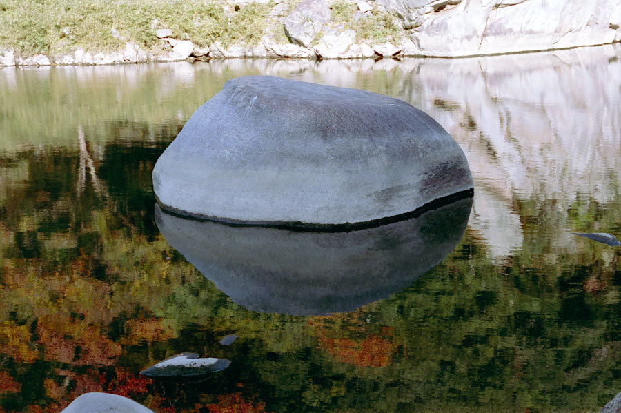 浮遊巨石