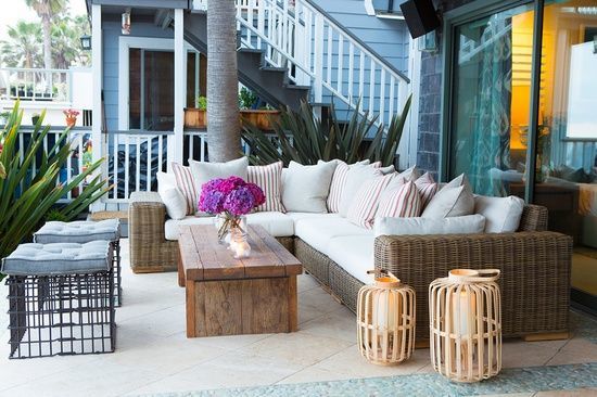 coastal-patio-with-furniture-inspired-by-natural-textures.jpg