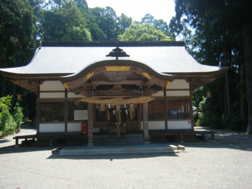高岡神社本堂