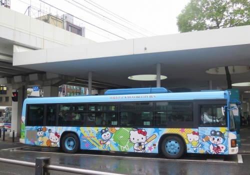 川崎　市営バス　キティちゃん