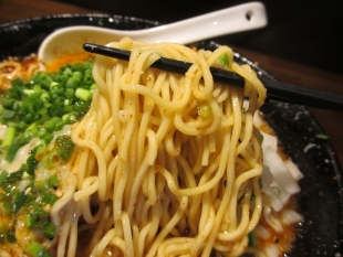 吉風赤道　ﾆﾗ担々麺　麺