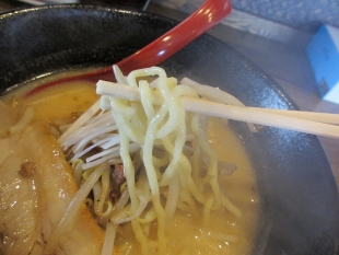 えぼし　味噌ﾗｰﾒﾝ　麺